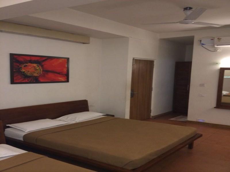 Hotel Holiday Home Bangalore Luaran gambar