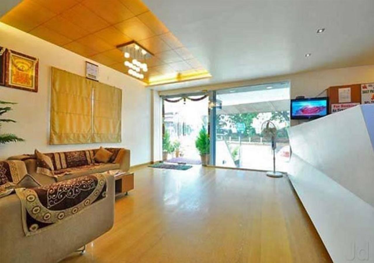 Hotel Holiday Home Bangalore Luaran gambar