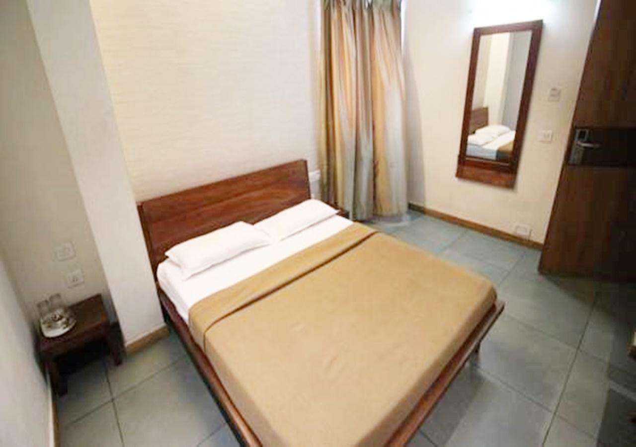 Hotel Holiday Home Bangalore Luaran gambar
