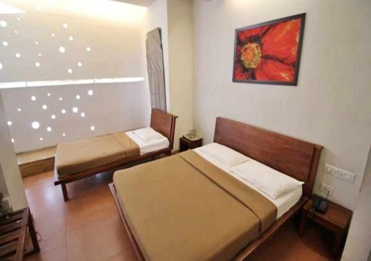 Hotel Holiday Home Bangalore Luaran gambar